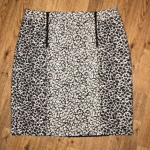 - Ann Taylor Black and White Leopard Skirt Size 8